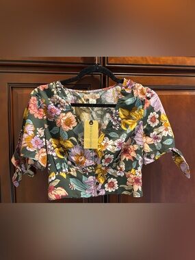 B.O.G Collective Floral Tie Sleeve V-Neck Crop Blouse - NWT - M